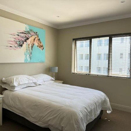 Luxury Townhouse In Stellenbosch Central Exteriör bild