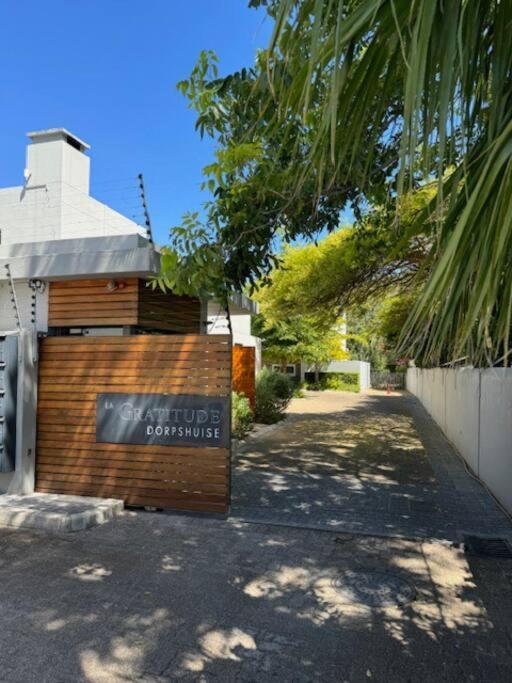 Luxury Townhouse In Stellenbosch Central Exteriör bild